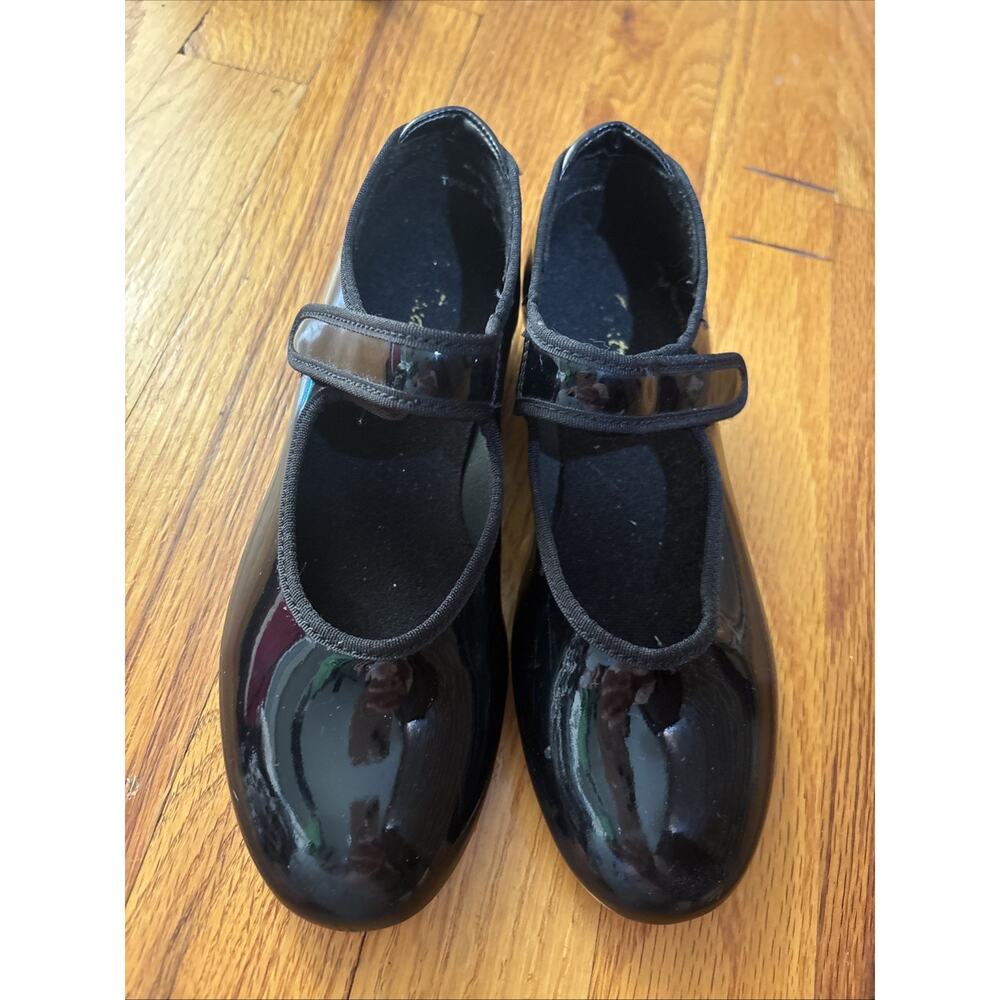 Theatricals Girls Tap Shoes Patent Black Strap 1